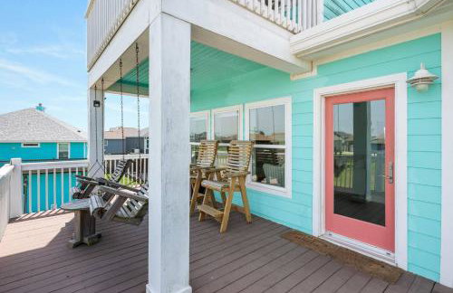 Steps to the Beach | Tiki Bar Fun | Epic Bay Views | Sleeps 8 - Foto 47