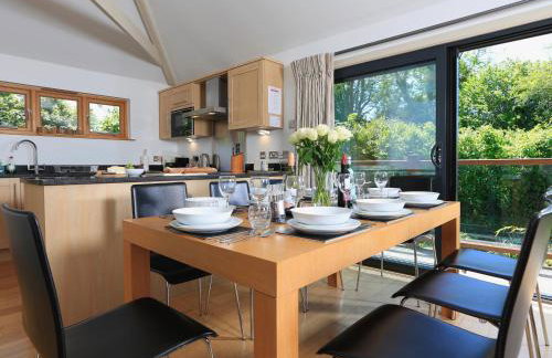 Courtyard Cottage - Photo 10