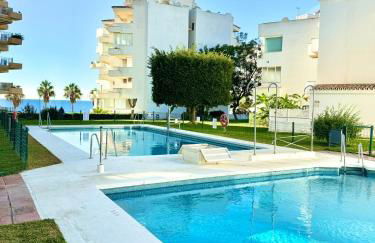 SEA VIEW & BEACH ACCESS - Center - Parking - Photo 35