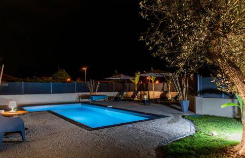 Villa des Oliviers Sublime villa avec piscine chauffée et privée et baby foot - Foto 41