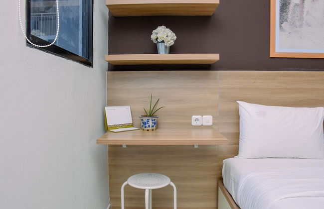 Comfy Studio Room at Evenciio Margonda Apartment - Photo 11