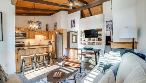 Chic Greek Peak Ski Resort Townhome with Balconies! - Foto 4