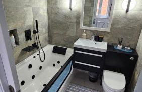 Jasmin's House, 2 bedroom house, private Parking - Photo 4