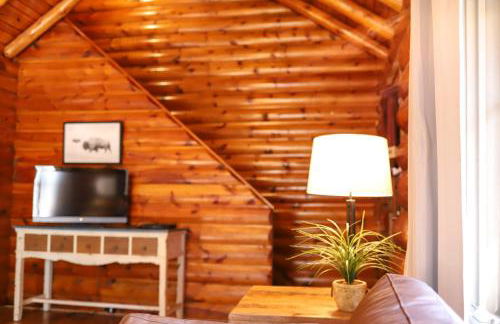 Historic Log Cabin #14 at Horse Creek Resort - Foto 22