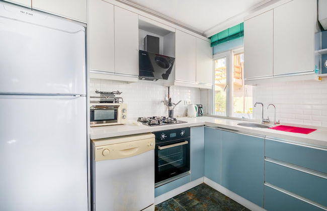 Villa With Terrace Right by the Sea in Urla - Photo 8