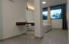 Bajo Capital Con Terraza y Aparcamiento Privado - Foto 6