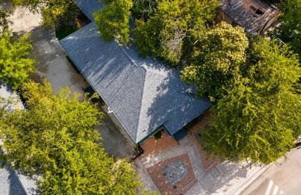 Dog-friendly home with large patio, W/D & central AC - Foto 63