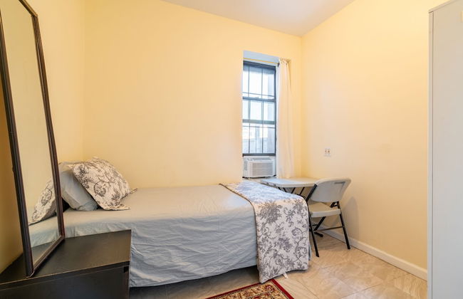 Furnished Empire Blvd Guest House - Photo 9