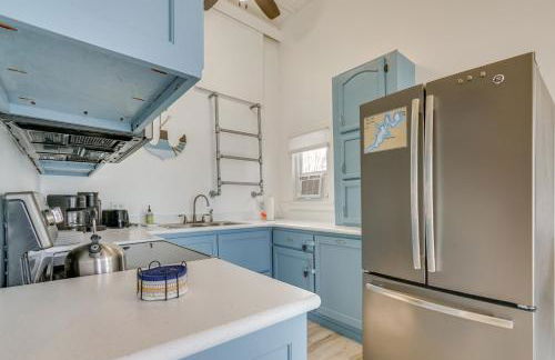 Lakefront Gem with Watercrafts and Dock in Coldwater! - Foto 12