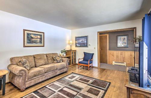 Simple Cranberry and Wine Farm Home with Fire Pit! - Photo 5