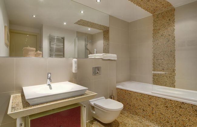 Mamaison Residence Diana - Photo 33