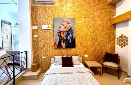 Soho Boho Apartments - with sunny rooftop terrace and fiber optic internet - Photo 3