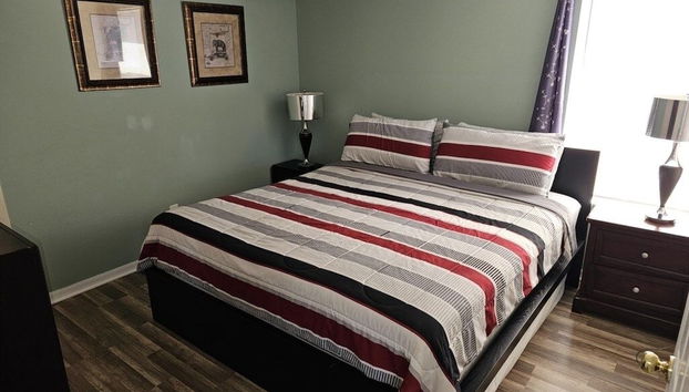 Spacious 7 Br, 4.5 Br Retreat With Pool 7 Bedroom Condo by RedAwning - Foto 4, Zimmer