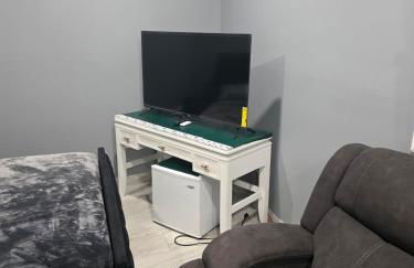 A newly built detached studio apartment with queen size bed - Foto 5