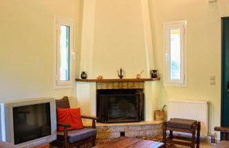 Dual House In Methydrio - Photo 9