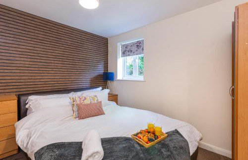 The Vogue Stay, 3 Bedrooms, 2 bathrooms, Ideal for JR & Oxford Hospitals, FREE CarPark, Conveniently located for Ring Road access, 2 miles from Oxford City Centre easy car & bus route - Foto 28