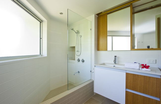 Maggies Beachfront Apt. 13 - Photo 13