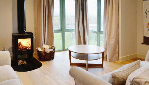 Petronella - Photo 3