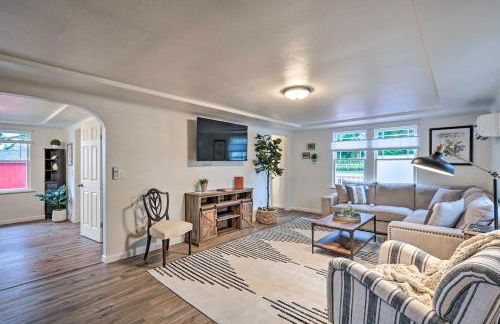 2-Acre Farmhouse in Redmond with Deck and Grill! - Foto 1