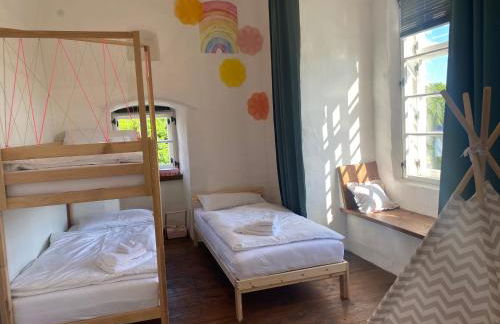 Glockenturm der Schlosskapelle von 1600 - Renaissance trifft auf die Gegenwart und beschert einen kunterbunten Urlaub für die ganze Familie mitten im Bayerischen Wald - Foto 14