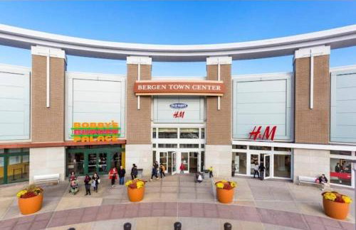 RentalsOP NJ01 Full house minutes from NYC, near to metlife, American Dream - Photo 4