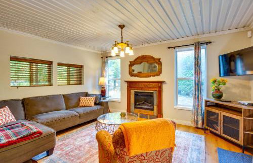 Historic Mapleton Cottage with River Views and Hot Tub - Foto 3