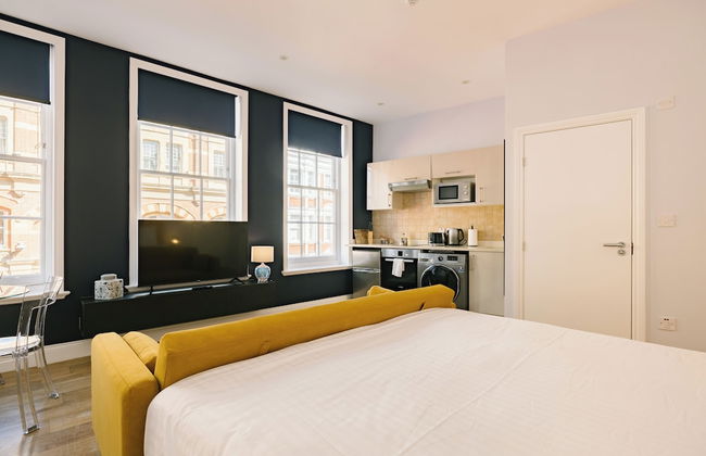 Leicester Square 3rd Floor Studio - Photo 9