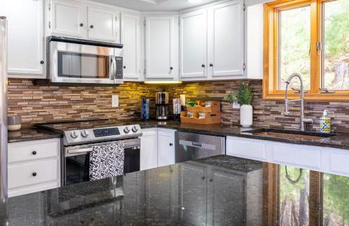 Beautiful Modern Lodge! Game Room - Foto 50