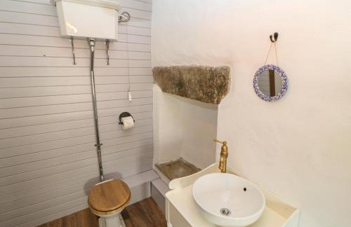 East House - Photo 20