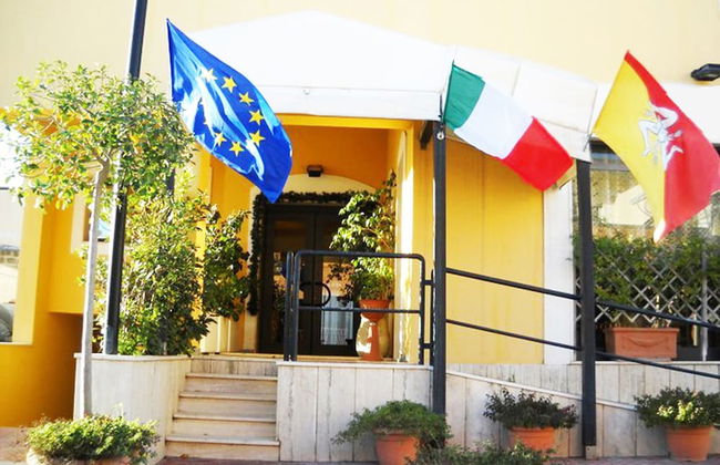 Greta Rooms Hotel - Photo 45