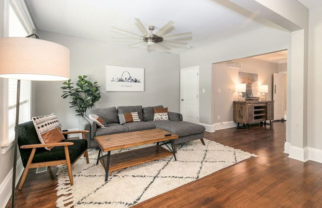 Cozy Family Home - Walk to MO Botanical Gardens - Photo 28