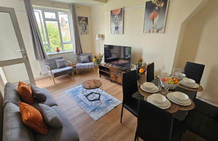 Vauxhall Central - Spacious 3-Bed Serviced Apartment- Balcony-Free Parking - Lift - Sleeps 7 - Foto 11