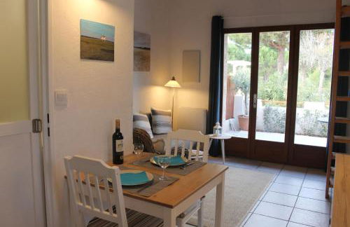 Gruissan Ayguades joli maisonnette 2 personnes, wifi gratuit - Photo 5