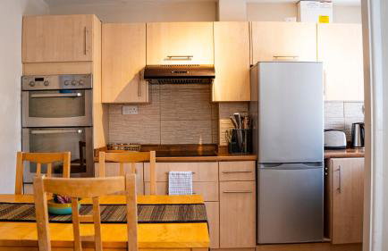 The Canal House 2BR Central Garden Parking - Photo 24