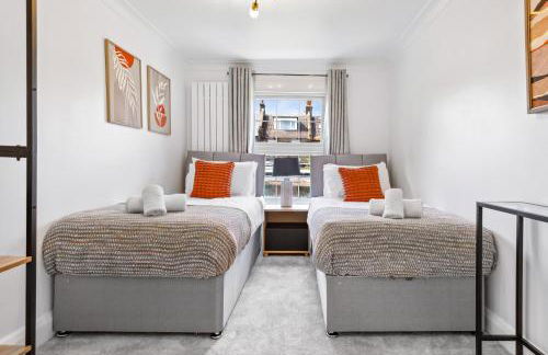 4BR North London I WiFi, Garden, Near Shops - Foto 4