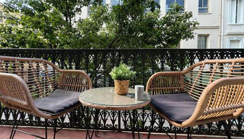 Luxury Family 2BR - Prime Location, Walk to Beach & Shopping, Sunny Balcony - By Totolulu Cannes Hoche - Foto 3