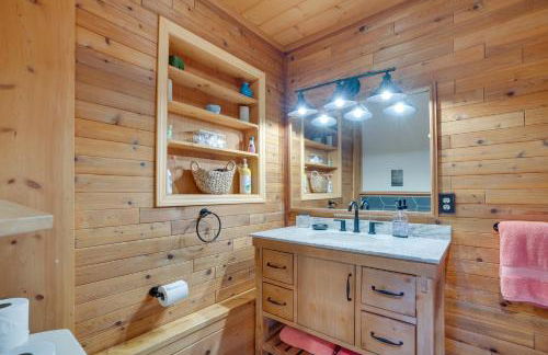 Leavenworth Cabin with Private Hot Tub! - Foto 16