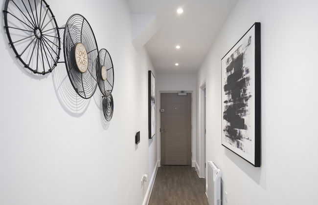 Elliot Oliver - Luxury 2 Bedroom Regency Apartment With Parking & EV Charger - Photo 15