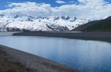 vue splendide montagnes centre village pieds des pistes et remontées Mécaniques - Foto 11