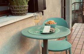 Wisteria Apartment - Photo 18