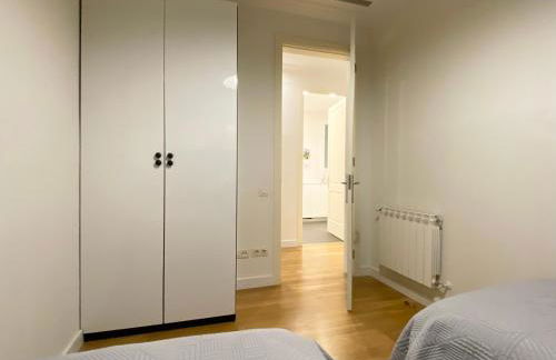 Spacious Elegant on Avenue Diagonal By MyRentalHost - Photo 23