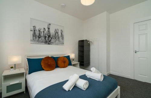 Free Parking - 2 Bedroom Flat-by Holiday Homes - Foto 13