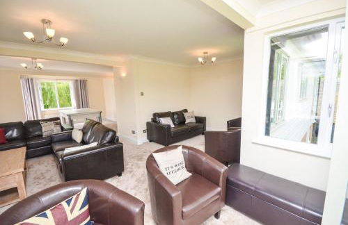 The Willows Wroxham - Photo 4