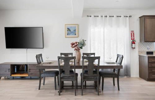 Views, Gameroom, Saltwater Pool & Hot tub, Firepit by MariamsBnb - Foto 75