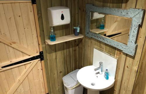 The Bothy and Wagon at Pitmeadow Farm - Photo 4