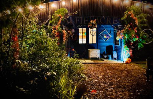 Spacious Cabin with Private Hot Tub, and Private Pool, in 5 Acres - intimate Special stay For 2 Adults - plus 1 child under 2 and up to 2 dogs stay for free - Foto 1