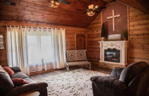 Southern Comfort Retreat with a private hot tub - Foto 26