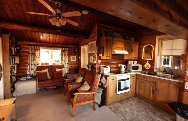 Two Bed Log Cabin in the Mountains - Foto 7