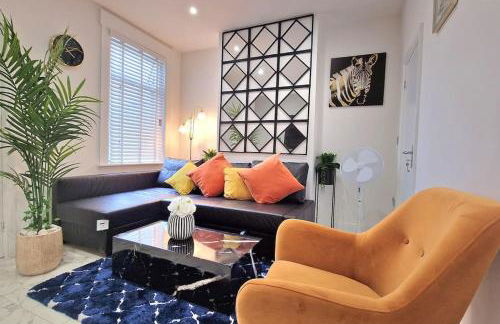 Stunning, clean, free parking home, ideal long stays - Foto 2