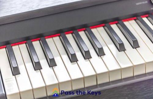 Detached countryside family home, set in extensive private gardens, with a hot tub - Pass the Keys - Photo 28